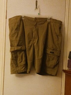 Wrangler Men's Cargo Shorts in Khaki Brown